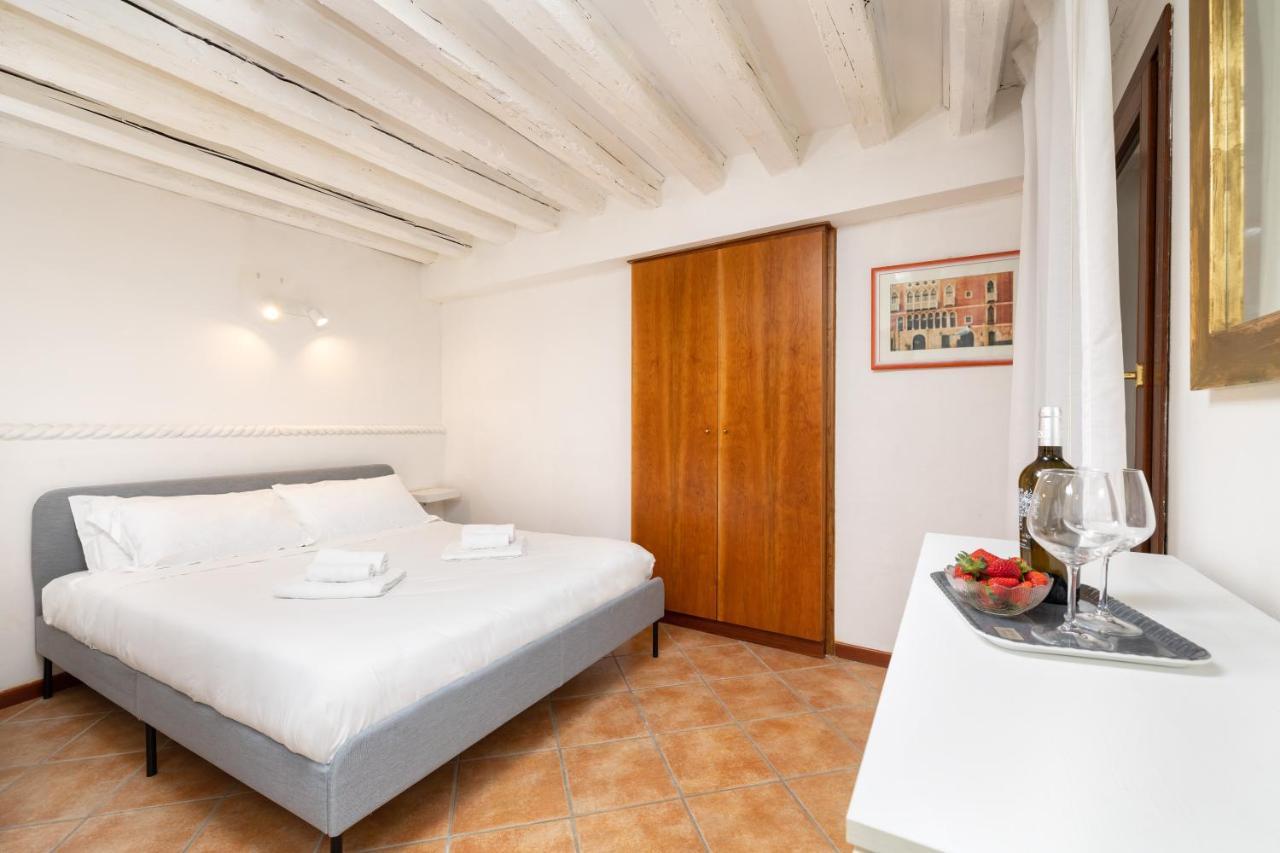 Appartamenti Superior In Via Garibaldi By Bricola Apartments Venedig Exterior foto